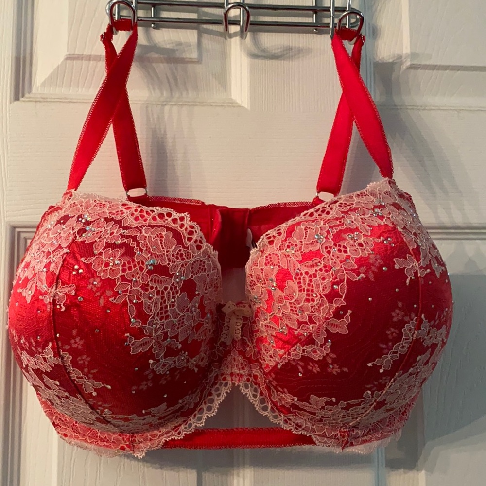 Beautiful lace Victoria’s Secret 38DDD bra